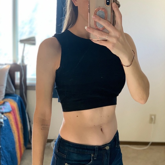 Fabletics crop top - Picture 4 of 10